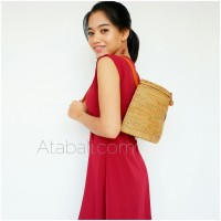 https://www.atabali.com/image/cache/catalog/atabali/model%20ata/backpack-handbags-rattan-ata-handmade-bali-design-200x200.jpg